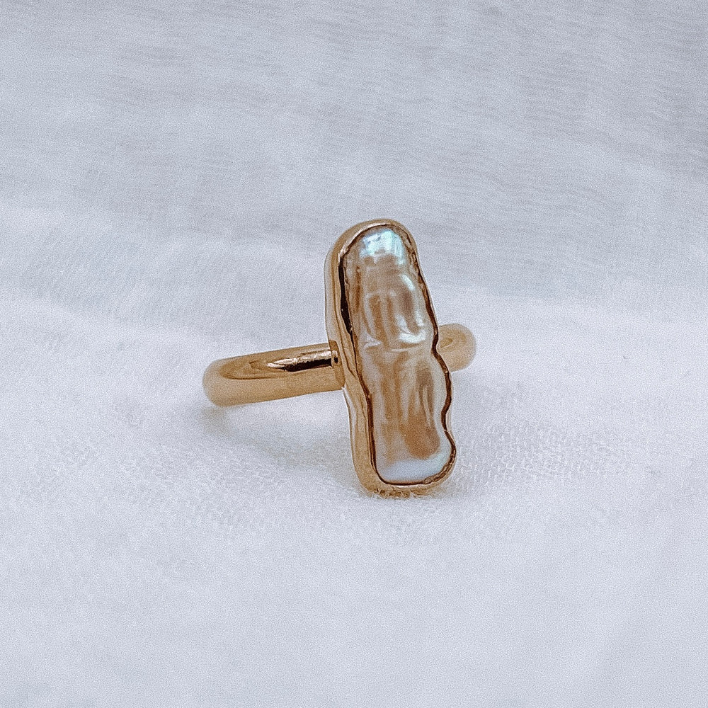Abstract Pearl Ring