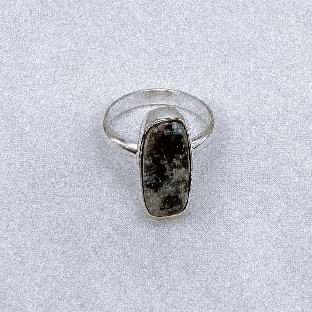 
            
                Load image into Gallery viewer, Polished Labradorite Ring
            
        